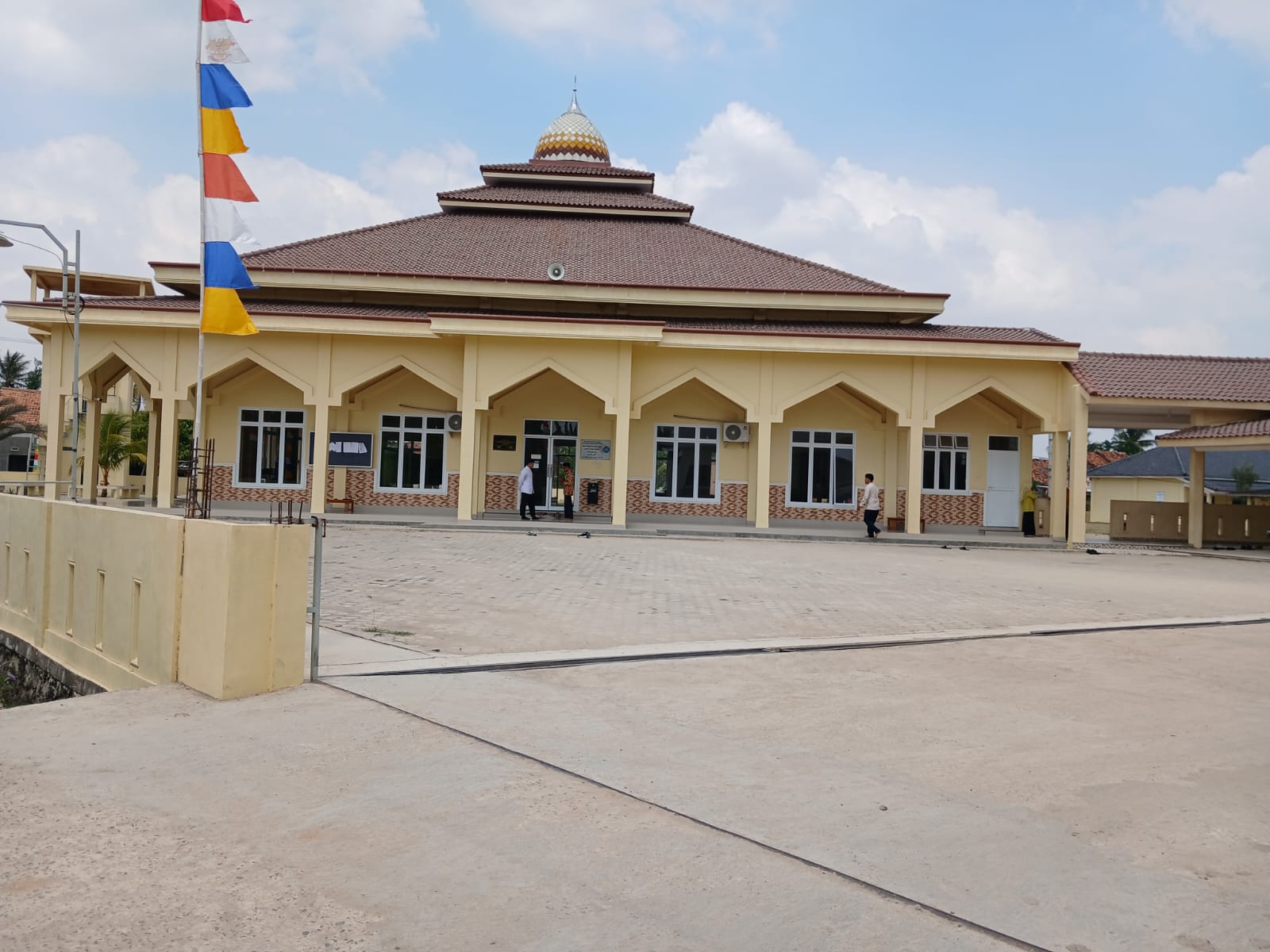 ISLAMIC CENTER ABDUL AZIZ HUNAIZAL WA LATHIFAH YUSUFI